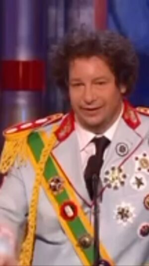 Jeff Ross Instagram - Sorry Slash, you didn’t deserve that.  I don’t know what’s wrong with me. Folks, help me figure it out.  My new, very personal theater show is coming to Jamestown, NY
Durham, NC
Charleston, SC 
Charlotte, NC 
Orlando, Fl
Tampa, FL 
Tix at RoastmasterGeneral.com