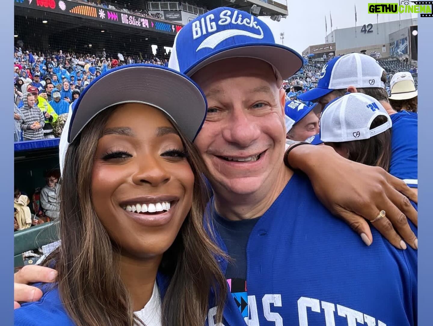Jeff Ross - 3.5K Likes - MEET THE KANSAS CITY “AL” STARS…. Weird Al, Al Roker and Alopecia. 🤣 Thank you to @kcroyals & @bigslickkc for letting us play ball for a great cause @childrensmercy ! 🫶🏼 I GOT A HIT !
