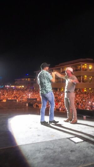 Jeff Ross Instagram - We were promised an epic introduction for @lukebryan’s first night at #CrashMyPlaya and @dustinlynchmusic delivered!!

Check out their reaction to this roast from the one and only @therealjeffreyross.