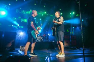 Jeff Stinco Instagram - Such a pleasure to be back @waltdisneyworld 

Photos: @tony_catalano 

@epcot_waltdisneyworld @disney @simpleplan #disney #disneyworld #epcot