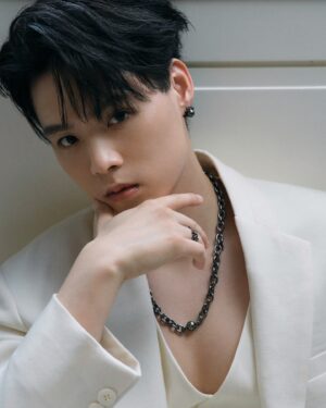 Jeffrey Dong Instagram - Back and white in pearl @official_mikimoto