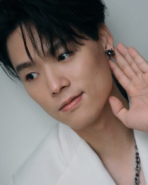 Jeffrey Dong Instagram - Back and white in pearl @official_mikimoto