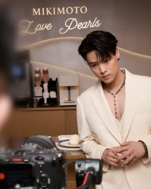 Jeffrey Dong Instagram - Back and white in pearl @official_mikimoto