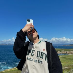 Jeffrey Dong Instagram - The world is simple📍