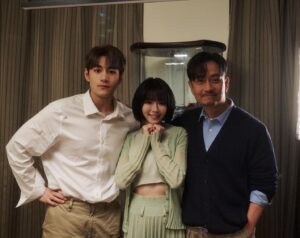 Jeffrey Ngai Instagram - 永遠站在我背後的人
她把滿滿的愛都藏在這個MV裡

從我逼她當導演，到她構思每個故事情節、埋班找人、睇景、到拍攝，她把心中每個分鏡都想得清清楚楚、每場情緒要什麼、每場動線是什麼、機位擺哪裡、演員的動作做什麼、鏡頭要什麼、轉換每場衣服、每個道具、都在她心中想好了，看著她和剪接互剪和構思每一格畫面，跟調色來來回回討論，到最後的成品，能感受到裡面藏很深很深的愛。因為裡面還包含每個岡位的愛，大家就是一群年青熱血的90後和00後，沒有大家的力量灌輸在裡面也不會有這麼讓人感動的MV。也特別感謝君豪哥和明禎陪我們一起瘋，相信陳導，感謝大家。

看了幾句留言，感觸很深。
弄壞的傢俬損毀了或許能修補
但被破壞的關係卻是覆水難收

希望大家珍惜眼前人

謝謝你送的這份生日禮物

MV 
https://youtu.be/RrY00cCgD1g?si=34klyDU5NXkHw7gN