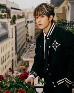 Jeffrey Ngai Instagram - Paris calling 🎶 終於好天影到balcony 相🌼
see you guys later

開估今晚睇show look
恭喜估中嘅幸運兒🐑會有寶麗來一張🤓

#LVMENSS25
#LOUISVUITTON
#PharrellWilliams
@louisvuitton