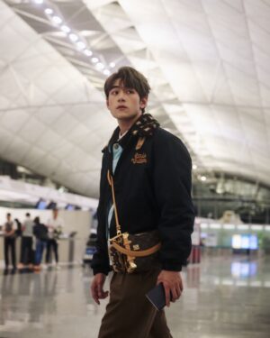 Jeffrey Ngai Instagram - 天氣不似預期 但要走總要飛🛫
快閃幾天 回來拉闊見🎤

@LouisVuitton 
#LVMENSS25