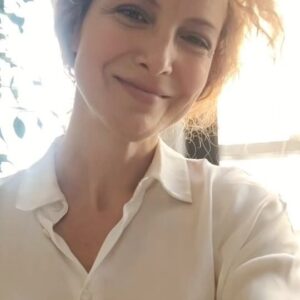 Jelena Stupljanin Instagram - Oduvek koristim samo najjednostavnije kreme za svoje lice jer mi je koža jako osetljiva. I iskreno sam se iznenadila kada sam shvatila da u svoju i dnevnu i noćnu rutinu, smem da uključim L'oreal Paris kreme! Ovo je moj prvi post na ovu temu i jako sam zadovoljna koliko mi prijaju. 💓 
#lorealskin #lorealrevitaliftlaser #revitaliftlasercream, #partnership @lorealparis