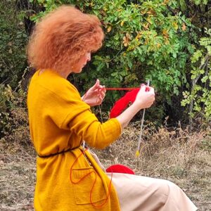 Jelena Stupljanin Instagram - Jesenji radovi i neka poziranja 🧶🧹🍂🪵🌬️