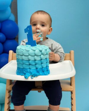 Jenna Doolittle Instagram - 🎂My baby turned one yesterday! I can’t quite believe it. The year of the most change & magic one can possibly imagine. We love you, Kingston, our BIG one year old. 💙🥹

Thank you to all our family & friends for supporting us through this bananas time. We’re so grateful. 🥰