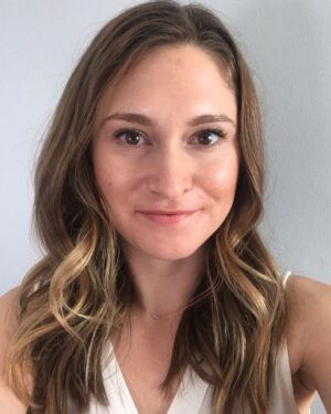 Jenna Doolittle Instagram - ✨Posting this selfie cause I got dressed for real and woke up at 6:30am to take an acting class on east coast time with a CD I’ve wanted to meet forever. ✨ Feels good to do things for myself & my career — not to mention to put on makeup & do my hair! 🤪💄 Don’t worry, I’ll be back in workout clothes shortly, followed quickly by sweats, wine & probably ice cream, but for now, I’m feeling good & it’s OK to celebrate a little feeling good in your life. Hope you can find something to feel good about today too! ✨💕 #hackyourquarantine #feelinggood #actorsrise