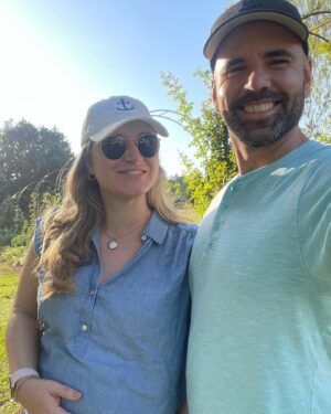 Jenna Doolittle Instagram - ✨You’ve been so supportive and kind to me and I want to share more of what’s going on in my life… 

I’m pregnant! 🎉

Starting a family is something @matttente and I have wanted for a very long time. Baby boy coming Feb 18th! 💙

I will say honestly that it’s been a challenge to lose my mom while becoming a mom. She was so unbelievably excited to be a grandma, but I am at least grateful that she knew he was on the way. 

“How do you balance joy and grief?” is a question I often come back to. Complex emotions that swirl about these days. 

Right now though, I’m just grateful for this beautiful baby growing in my belly and all your love and support. 🥰

I also want to say that if you are struggling to get pregnant or start a family of your own, I see you. I feel you. We sadly experienced pain and great loss on our journey to get here. I hope our joy can serve as inspiration to you and if you ever are feeling alone on your journey and want someone to lend an ear, feel free to drop me a line. 💛

Xoxo

PS. I did nothing to coordinate these pics on my fridge, but i just love that my mom is there joyfully celebrating him with us.