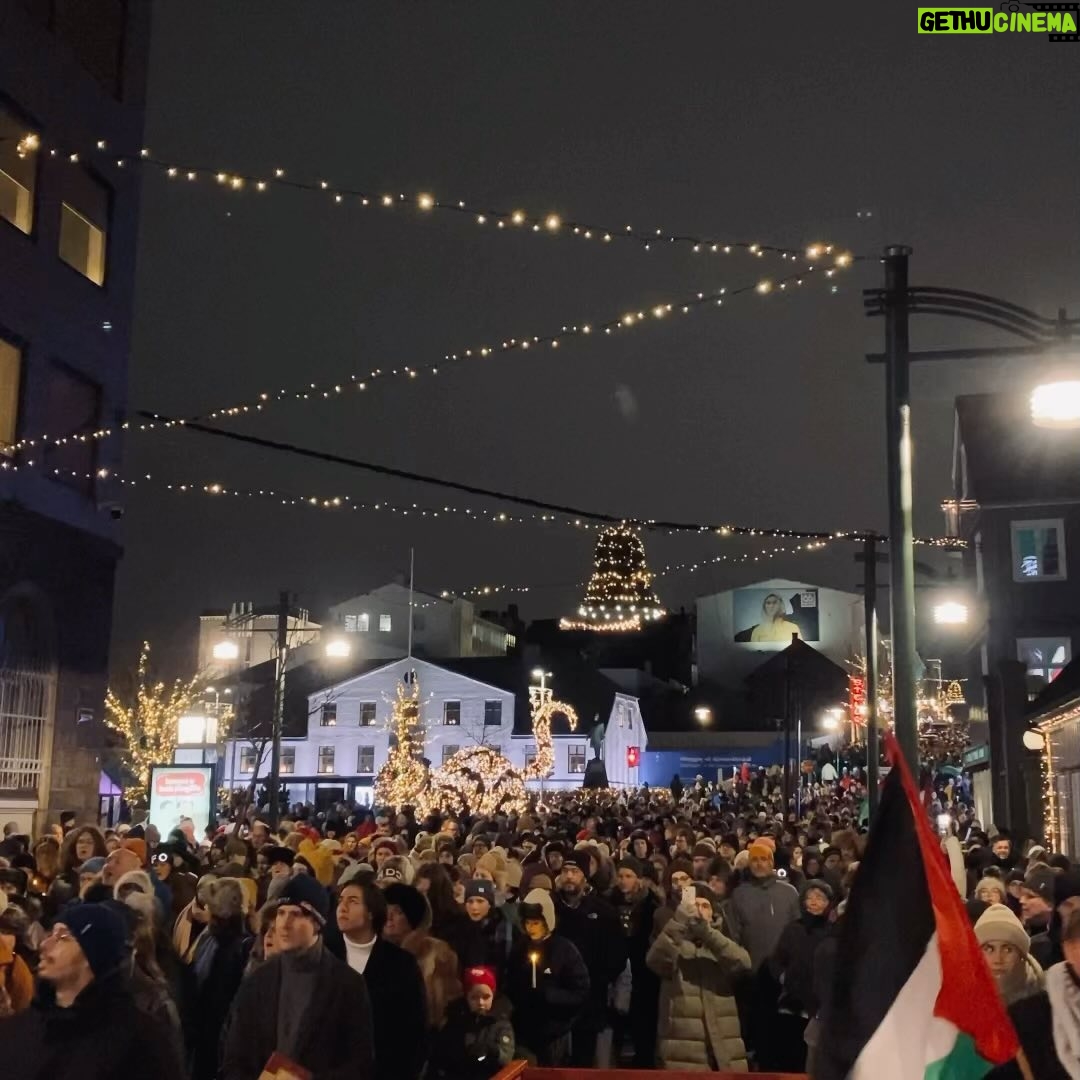 Jenna Kanell - 1.9K Likes - Not that long ago, my Ashkenazi family immigrated to America to evade mass murder. So when I see similar atrocities unfolding in other populations, knowing which side of history to stand on is not “complicated.” Please don’t let the interests of the military industrial complex convince you otherwise: we can all fight antisemitism, and speak out against imperialism, simultaneously. Nothing justifies genocide.
#CeasefireNow