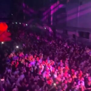 Jenni Thomasson Instagram - Little photo/video dump from this summer’s shows 💖. It’s been amazing working with so many incredible dancers, including some of the most talented dancers in the UK and the incomparable @deananthlee! Being back on stage with @todrick feels like being back home 🥰. #todrickhall #worldpride #dragfest