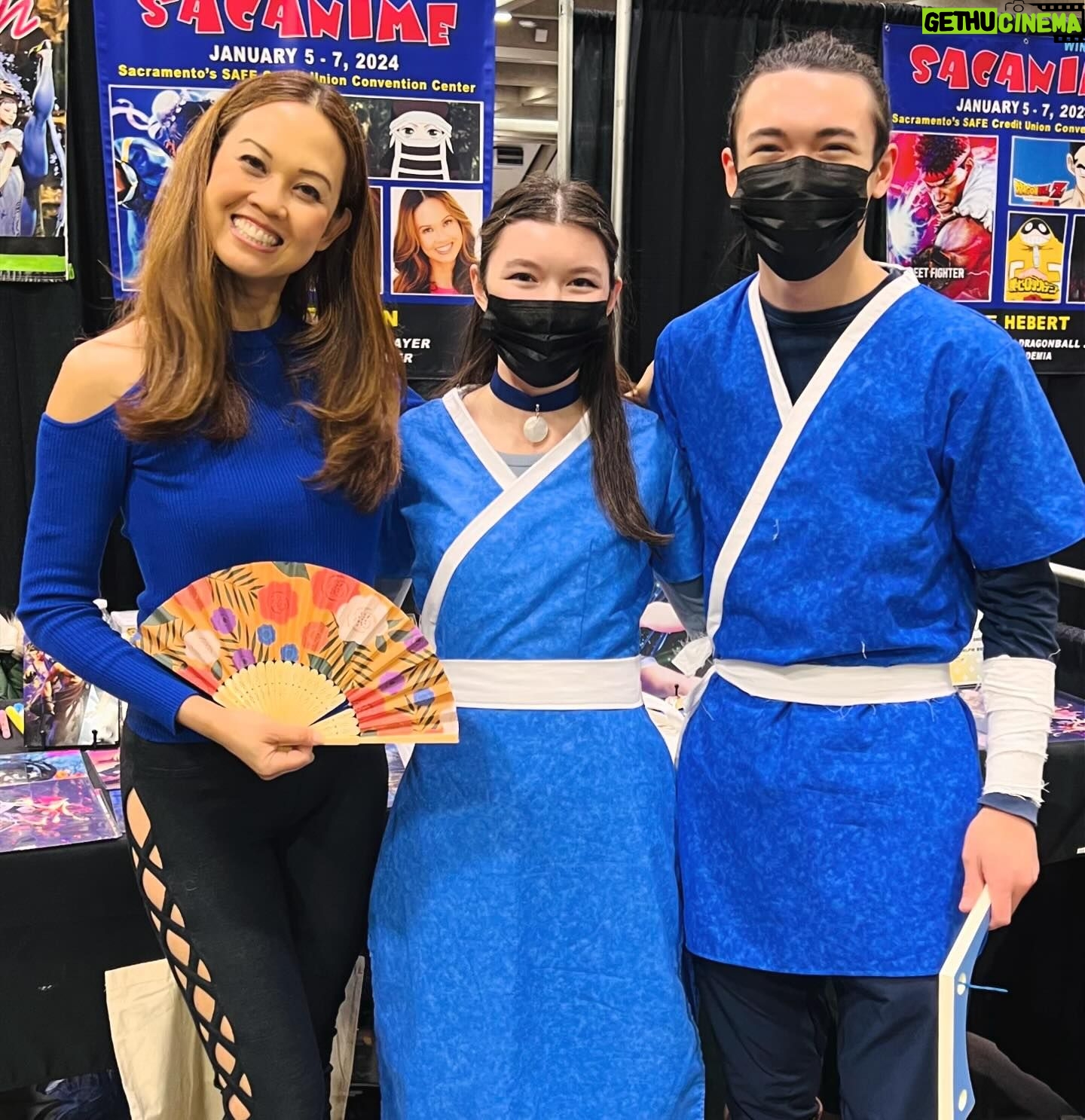 Jennie Kwan - 1.2K Likes - A huge thank you to @sacanimeofficial for having me for yet another spectacular weekend! It was a treat to see so many familiar faces, chat with those of you who weren’t able to meet me last year but came through this time around, and meet new friends. Especially all my Chun-li’s!! All your energy helped to make the start of the year a blast!
.
.
.
#voiceactor #vo #sacanime #animecon #animeconvention #avatarthelastairbender #suki #streetfighter #streetfighter6 #chunli #chunlicosplayer #fightinggames #fightinggamecommunity #meetandgreet #autographsigning