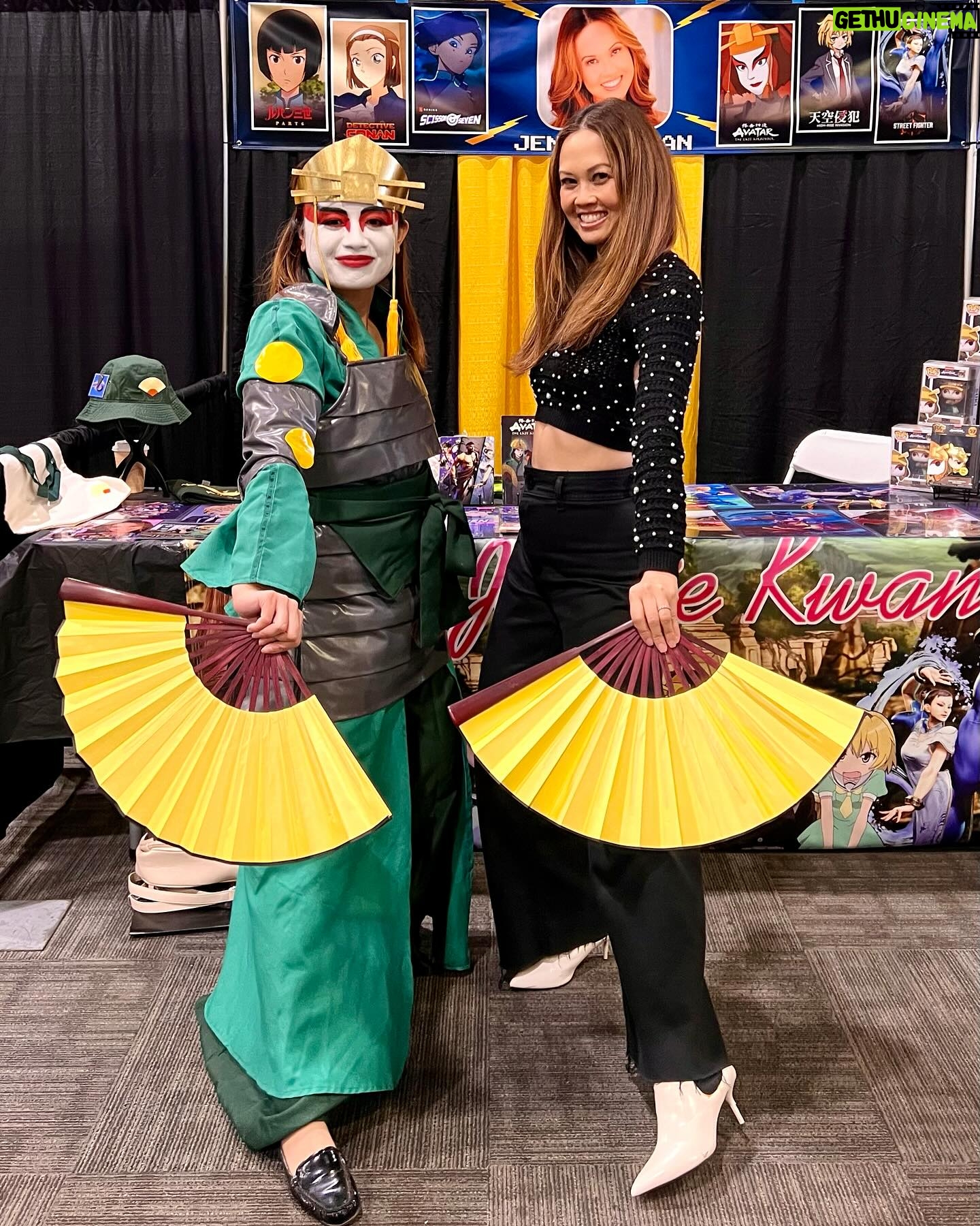Jennie Kwan - 1K Likes - Thanks to @animeimpulse and all of you who came out to Pomona this past weekend! It was so great to be say hey to my SoCal peeps AND sleep in my own bed. It was also great to meet VA friends like @suzie.yeung and @calvinnickelson from my amazing VO agency @atlas_talent in person! Perks to living in LA!!
.
.
.
#actor #voiceactor #animeimpulse #animeimpulsela2024 #comiccon #animecon #avatarthelastairbender #suki #streetfighter #streetfighter6 #chunli #meetandgreet #autographsigning
