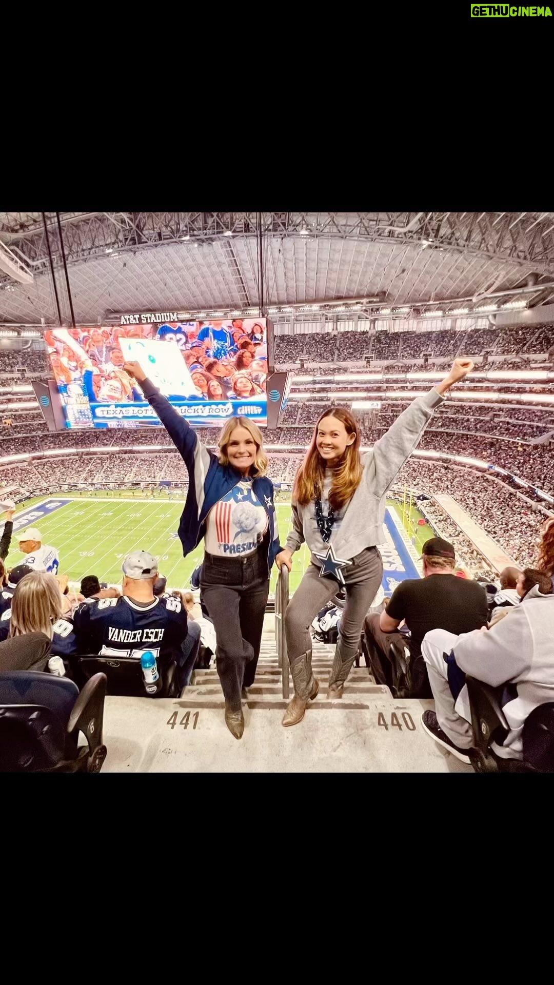 Jennie Kwan - 615 Likes - I’ve never experienced a Thanksgiving quite like this! It was my first time attending a pro NFL game and it was EPIC! Thank you to @bigdpriv and @kellypackardofficial for letting us join the family for all the fun. It was such an eventful game, Dolly was a sight to see, and the fans excitement was at an all time high! Oh and by the way, Kelly and I are dusting off our cheer Pom Poms and becoming Dallas Cheerleaders next season. They just don’t know it yet!
Hope everyone is enjoying some Thanksgiving joy🧡
.
.
.
#gratitude #grateful #framily #dallascowboys #nfl #football #thanksgiving #thanksgivingfootball #dallascowboyscheerleaders #dallas