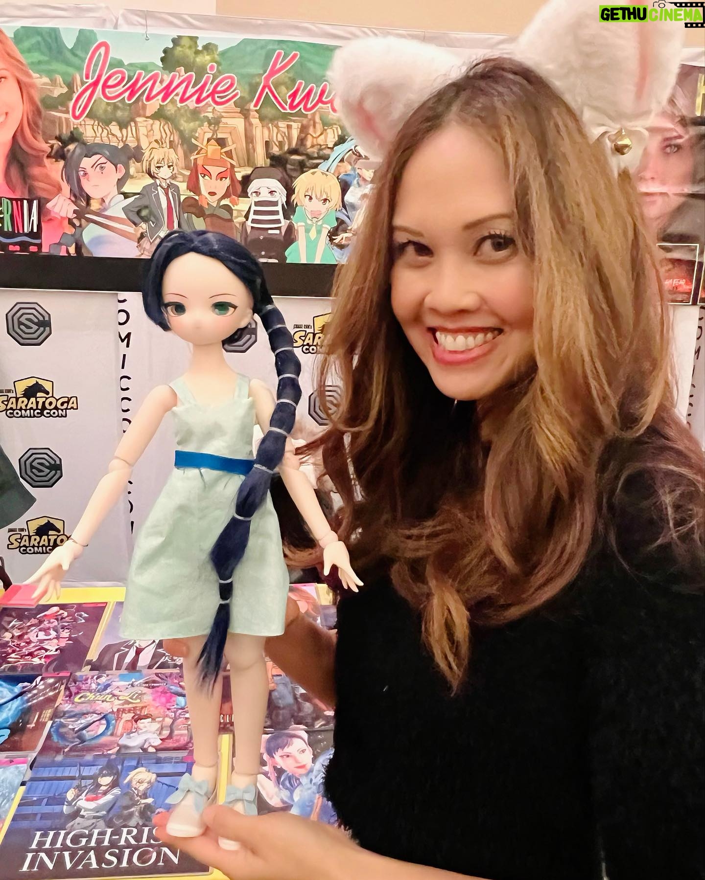 Jennie Kwan - 644 Likes - Time flies fast when you’re having fun! And we definitely did. Thank you @saratogacomiccon for having me and thanks to all of you who came through and brought your warmth. Until we meet again❤️❄️🫶
.
.
.
#actor #voiceactor #comiccon #animecon #avatarthelastairbender #atla #suki #streetfighter #chunli #scissorseven #meetandgreet #autographsigning #saratogasprings