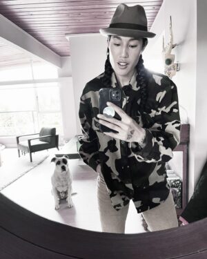 Jennifer Cheon Instagram - Happy birthday my dude. 
We couldn’t do this life, or any of our lives without you.
🐼🐶🪶