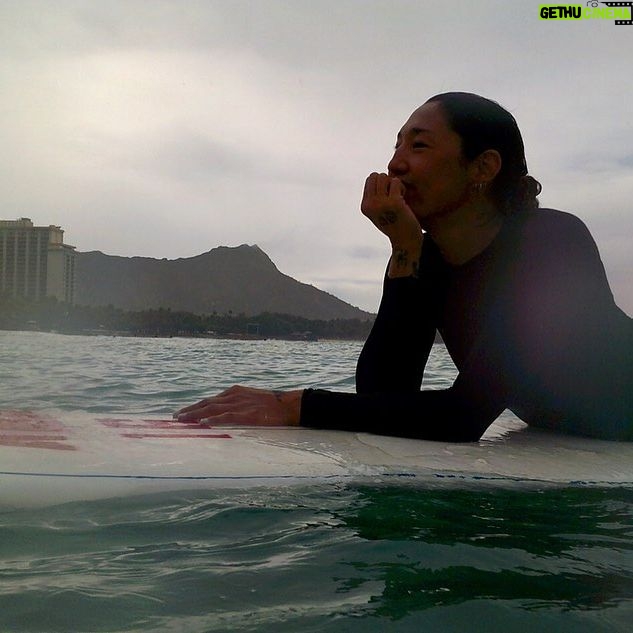 Jennifer Cheon - 1.2K Likes - Rainbows & Generations 🌺
When I think about how we surf the same waves that so many before us did.
How many people came to this beach, shared the same magic. Thank you Waikiki. Mahalo x
🐢
P.S The 2nd to last slide is Jesse. The last slide is Jesse’s Dad & Jesse’s taking the photo. 25 years apart.