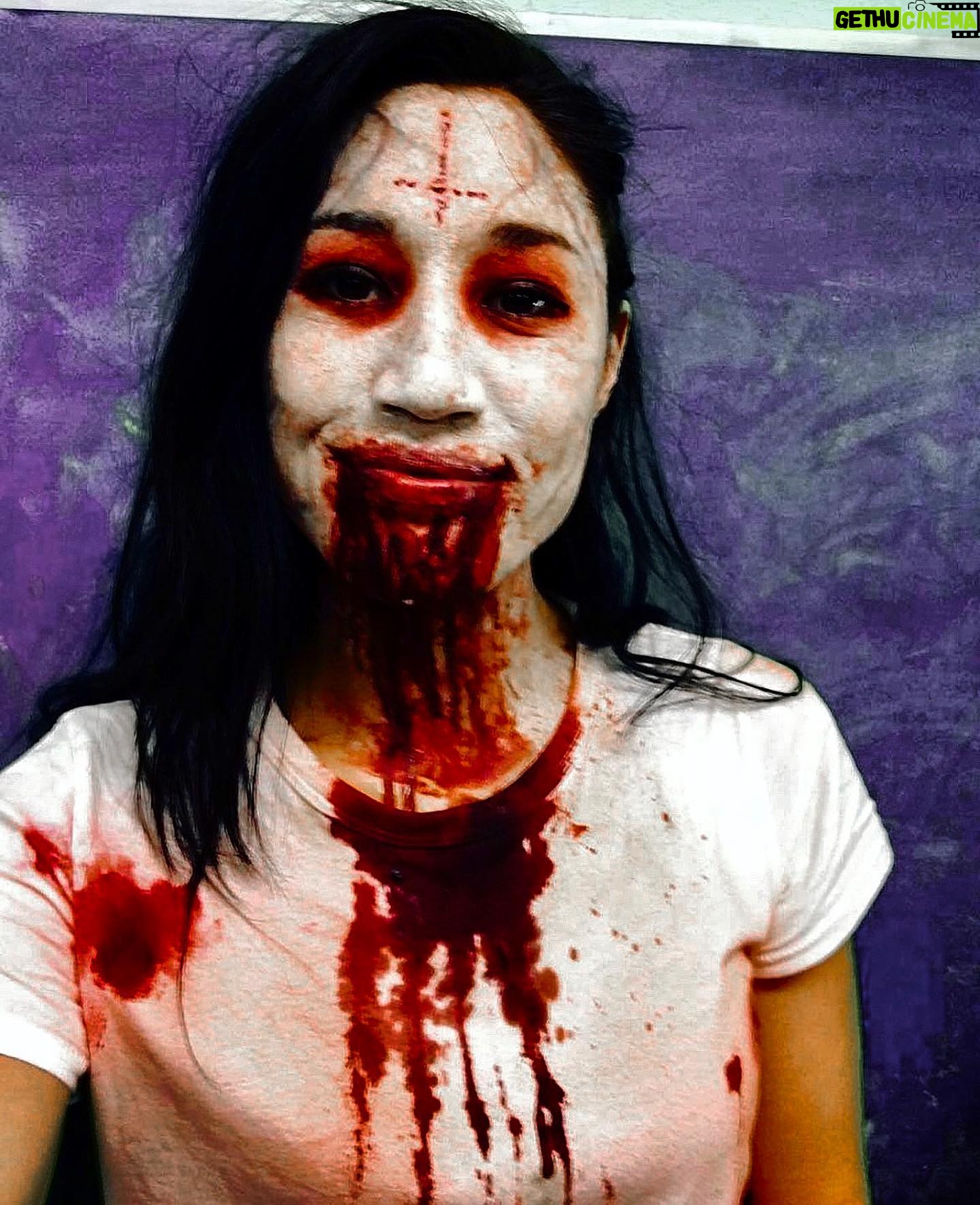 Jennifer Cheon - 1.5K Likes - It’s the most wonderful time of the year.
#Passportphoto