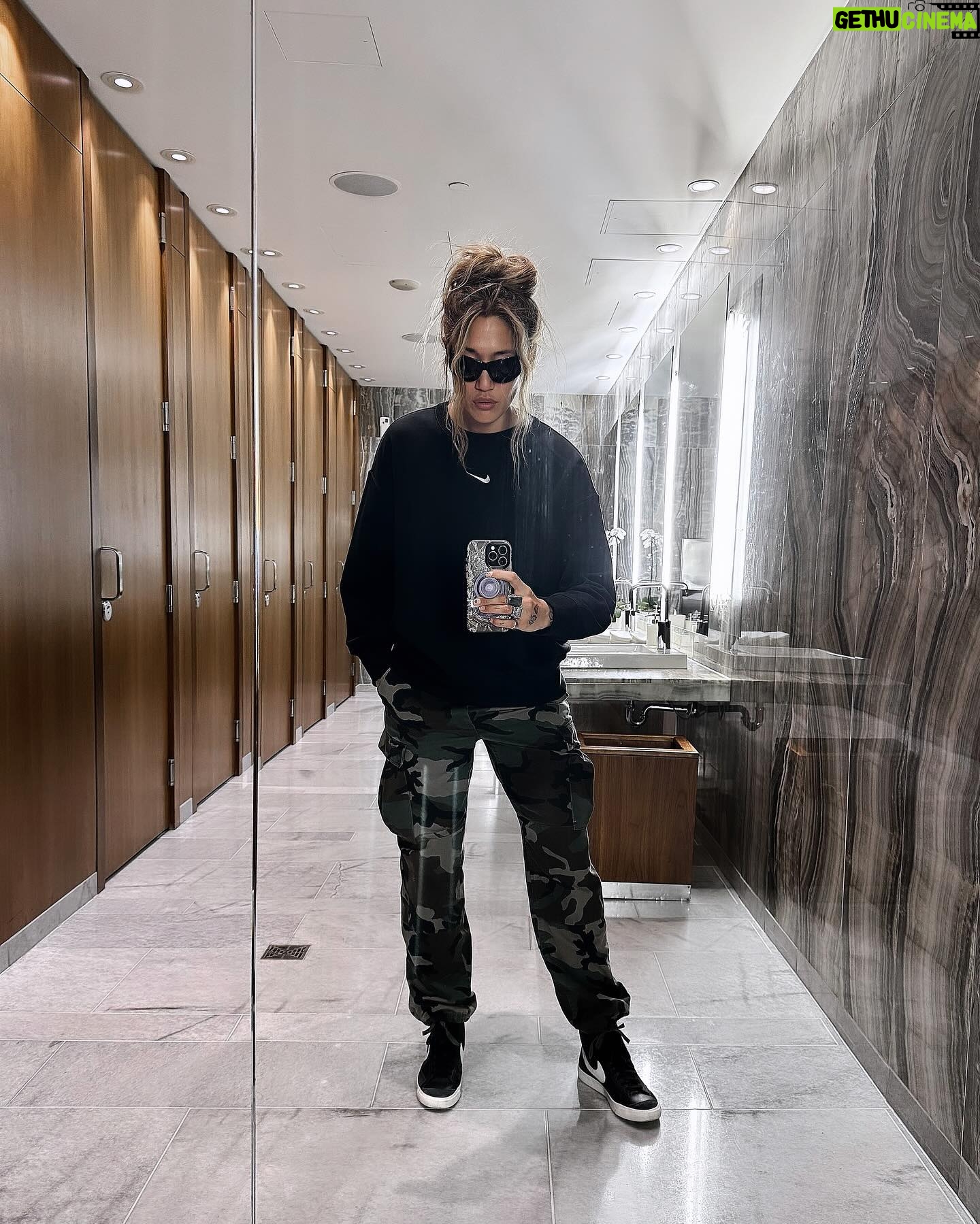 Jennifer Cheon - 1K Likes - 🌆🌅 🌄 & 🏙️🌃🌌