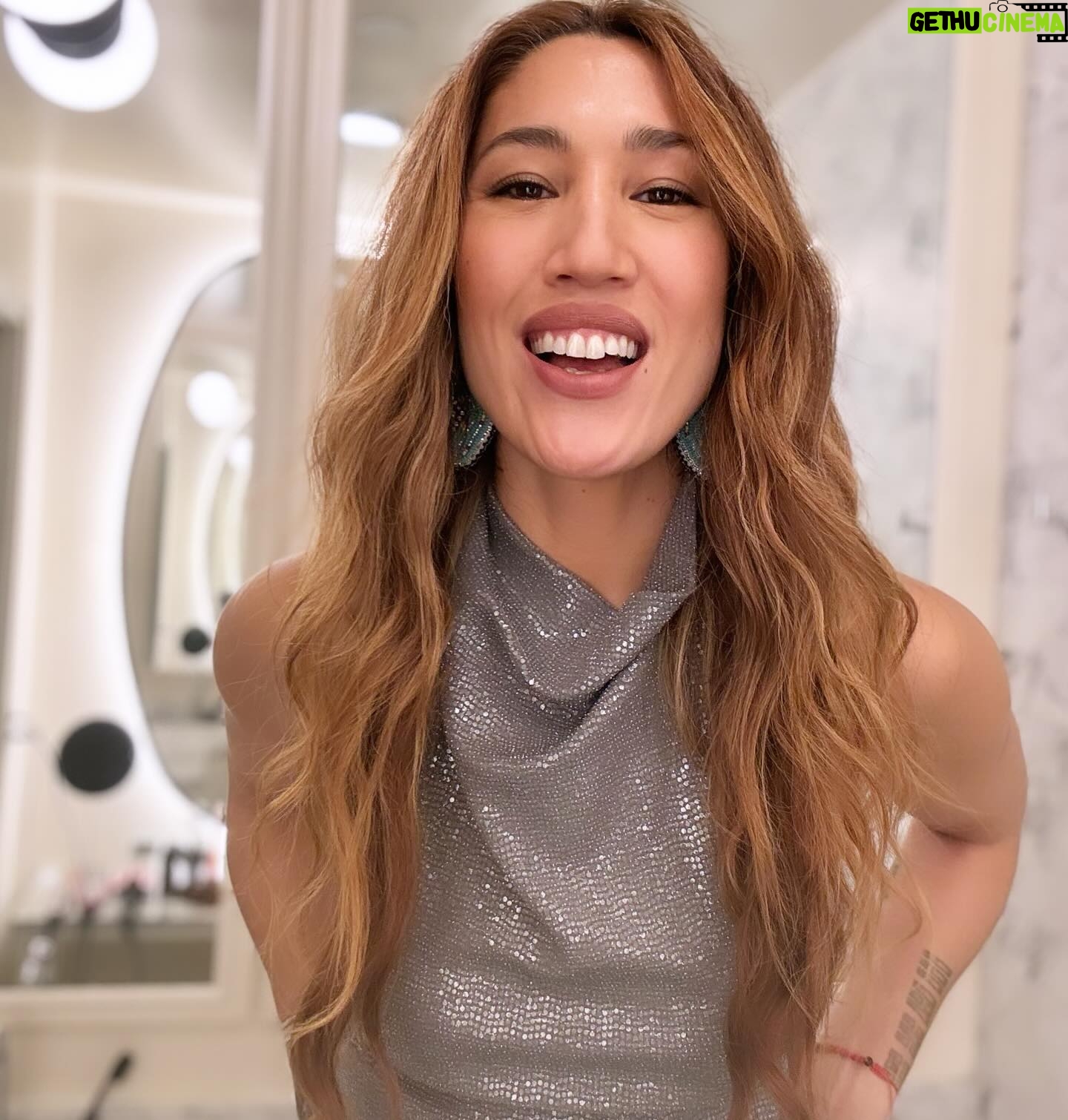 Jennifer Cheon - 1.7K Likes - The Canadians were out n’ aboot in Hollywood eh. #emmys