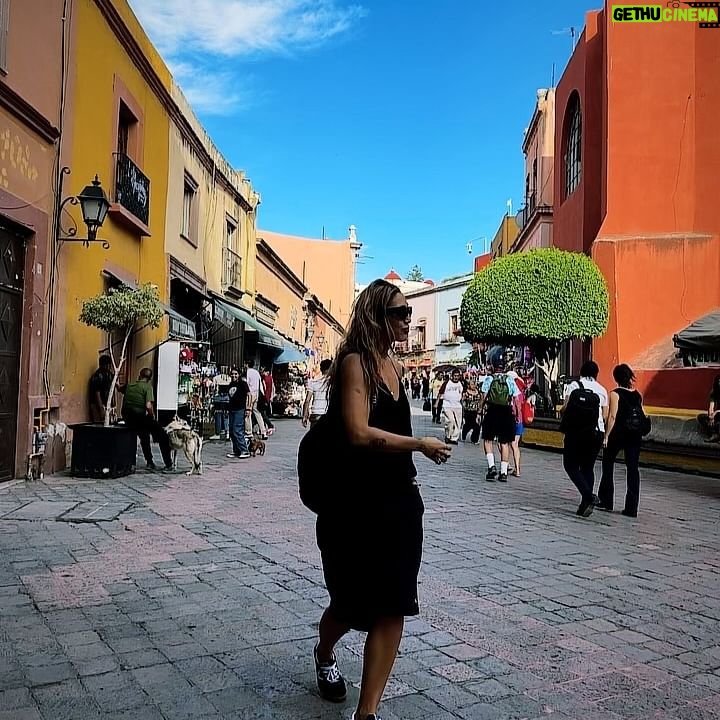 Jennifer Cheon - 786 Likes - 🌙 Mi corazón está tan lleno, pero lo dejo atrás 🐦🔥☯️๛☯︎