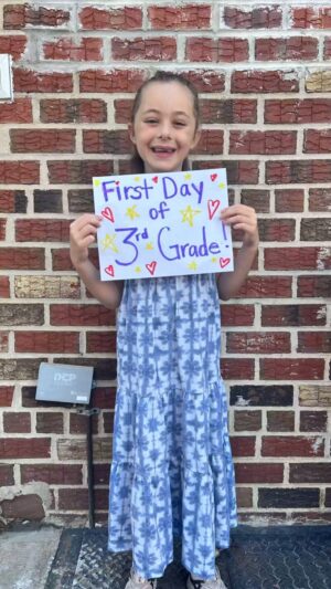 Jennifer DiNoia Instagram - In third grade, we make our lunch 🥪 🩷 ✨🐰

#firstdayofschool #thirdgrade 😭