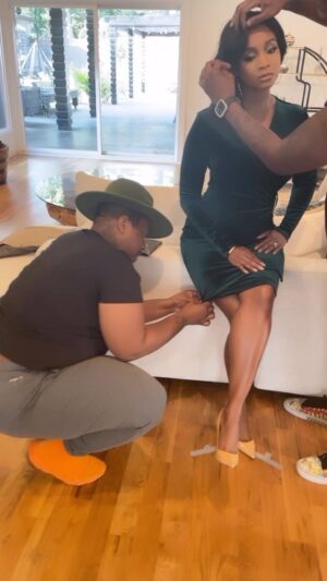 Jennifer Sears Instagram - #BTS of the Promo Photoshoot for FIRST COMES LOVE, THEN COMES MURDER. Special shout-out to the FABULOUS glam squad that kept “Candice” flawless, dahling!💅🏿💋

Premiere date: July 16th at 9pm ET on @tvonetv🔥

Hair: @joshandhair (head of dept), @mooreuniquehair, @simplyzamar 
MUA: @jobellaluv (head of dept), @_cincodemaya 
Costumes: @accomplished_1 (head of dept), @theeroyaltee_, @crxwnthee, @geekjunky
Seamstress: @melody__83