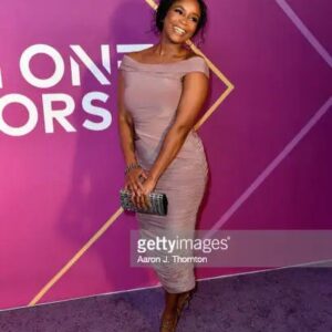 Jennifer Sears Instagram - What an amazing evening, honoring our greats! Thank you @iamcathyhughes, @themichellerice, and @tvonetv for an incredible celebration of greatness.✨

Braids: @cmoorestyles_ 
Artist: @makeupbyfeeka 
Photo: @gettyentertainment @gettyimages 

#UrbanOneHonors #IconsOfTheCulture #TVOne #blackexcellence #gettyimages #gettyentertainment