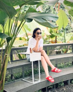 Jenny Zhang Instagram - Nothing Compares to the simple pleasure of the first sip of morning coffee. 🌿🌱🍃

📸 @rajaghifar (Best anda 🫰🏻)
