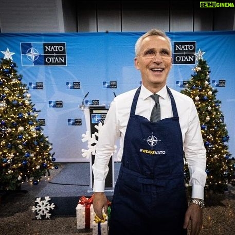 Jens Stoltenberg - 5.3K Likes - Wonderful gathering with 4,000 colleagues at NATO’s headquarters in Brussels.
Pancakes and gluhwein were served. One of the waiters was a bit inexperienced. With a little training it went well.
Most will get a well-deserved break, while some will remain on duty to look after us all.