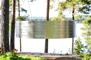 Jens Stoltenberg Instagram - Today we remember the 77 people brutally killed on 22 July 2011. Eight of them in the government quarter in Oslo, the heart of our democracy. Sixty-nine of them on the island of Utøya, the future of Norwegian democracy.
 
Together they represented the will of the people in our open democratic system.
 
We miss them all and we remember them by standing up for our democracy and the values they died for.

📸 @aufnorge