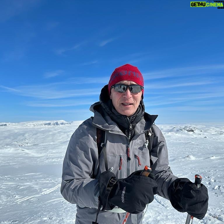 Jens Stoltenberg - 13K Likes - From Finland in Nato to a few quiet days at Finse in Norway. Stunning view crossing the Hardanger Glacier today.
Happy Easter!