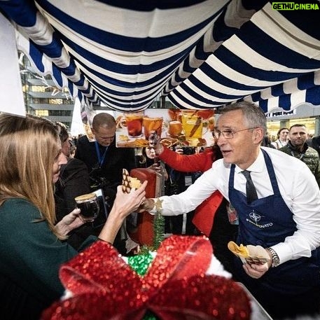 Jens Stoltenberg - 5.3K Likes - Wonderful gathering with 4,000 colleagues at NATO’s headquarters in Brussels.
Pancakes and gluhwein were served. One of the waiters was a bit inexperienced. With a little training it went well.
Most will get a well-deserved break, while some will remain on duty to look after us all.