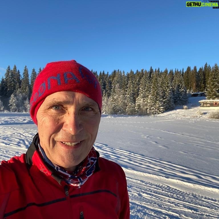 Jens Stoltenberg - 9K Likes - Wishing you all a peaceful & prosperous 2022.