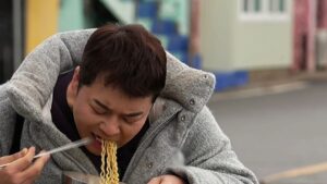 Jeon Hyun-moo Instagram - 날이 많이 풀렸네요 
오늘은 여수입니다♡ mbn & NETFLIX

#전현무계획