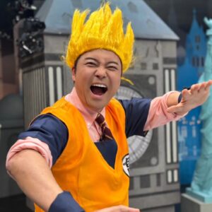 Jeon Hyun-moo Instagram - 때론 지치고 힘들어도
꿋꿋이 광대로 살아갈 수 있는 이유
 
그럼에도 내가 누군가에게는 피로회복제가 될지도 모르니까♡

#KTX승무원 #소중한편지