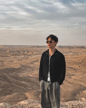 Jeon Tae-yang Instagram - Sharing some portraits ✨
📸 by cannon g7x,iPhone 12 pro

I highly recommend you to visit this place once you are traveling in Riyadh. You won’t regret it! The road was a bit tough but that’s the fun part!! The best time to visit this place is around sunset time indeed 🌅🫶🏼

📍 EDGE OF THE WORLD, SAUDI ARABIA 🇸🇦 

사우디에서 선셋이 가장 예뻤던 스팟. 엣지 오브 더 월드!!
가는길이 약간 험난하긴 했지만 그게 오히려 재밌는 추억 ✨

📍 엣지 오브 더 월드, 사우디 아라비아

#fyp#foryou#explore#travel#arab#saudi#ksa#riyadh#edgeoftheworld#visitsaudi#visitriyadh#middleeast#사우디#사우디여행#사우디아라비아#리야드#리야드여행