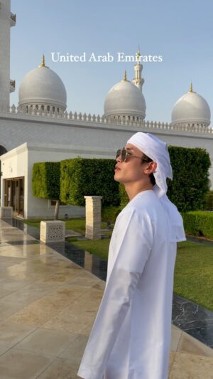 Jeon Tae-yang Instagram - الإمارات العربية المتحدة

📍Sheikh Zayed Grand Mosque 

Once you visit Abu Dhabi, i highly recommend to visit this beautiful Mosque 🕌 

📍셰이크 자이드 그랜드 모스크
아랍에미리트 아부다비에 여행오면 꼭 가봐야하는 아름다운 모스크

#fpt#foryou#uae#abudhabi#sheikhzayedmosque#dubai#travel#visitdubai#아랍에미레이트#두바이#아부다비#두바이여행#여행에미치다