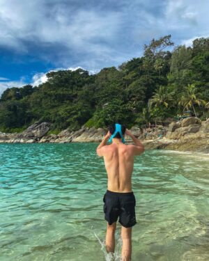 Jeon Tae-yang Instagram - ‏عشان كذا البحر فنان