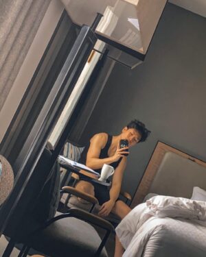 Jeon Tae-yang Instagram - Phuket selfie dump