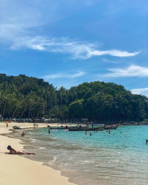 Jeon Tae-yang Instagram - How did i get into these shorts #thailand#phuket