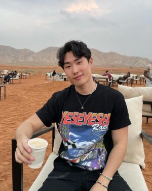 Jeon Tae-yang Instagram - ‏هلا والله🇦🇪
2021 Dec, the first time i have been to this desert cafe. 
2024 Mar, I CAME BACK!! I love going to places over and over where i have good memories with good people 🥰🫶🏼 

📍 Cafe uncommon, Sharjah UAE

#fyp#foryou#explore#travel#uae#sharjah#desert#dubai#unitedarabemirates#middleeast#visitdubai#visituae#두바이#아랍에미레이트#두바이여행#사막카페