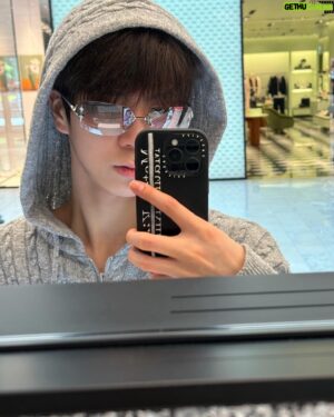Jeong Dong-won Instagram - 😎
quiz! 3개중에 난 뭘 골랐을까?