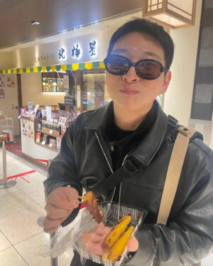 Jeong Jin-woon Instagram - 맛있어 반건조 고구마😭😭😭😭😭

 #ほしいも