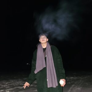 Jeong Jin-woon Instagram - 엄청 큰 칭키스칸 동상 앞에서 뛰어보고 별 보러 설산 가서 낭만있게 시가도 하나 피워주고 몽골이었다