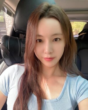 Jeong Seo-ha Instagram - 눈팅이 밤팅이 되기 한시간전🥹 
역시 건강이 제일 소듕해♥️🤍🩵 
 
범사에 감사하라🫶🏻 

#테린이 #잠시파업 #🎾 
#tennis #tennislove