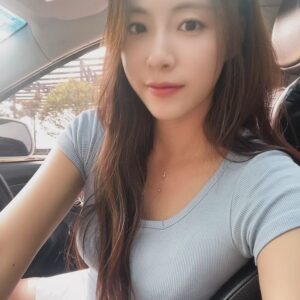 Jeong Seo-ha Instagram - 눈팅이 밤팅이 되기 한시간전🥹 
역시 건강이 제일 소듕해♥️🤍🩵 
 
범사에 감사하라🫶🏻 

#테린이 #잠시파업 #🎾 
#tennis #tennislove